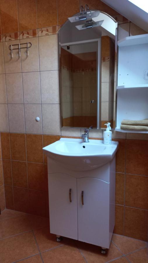 Nefelejcs Fagyizo Es Apartmanhaz Kistolmacs Exterior foto