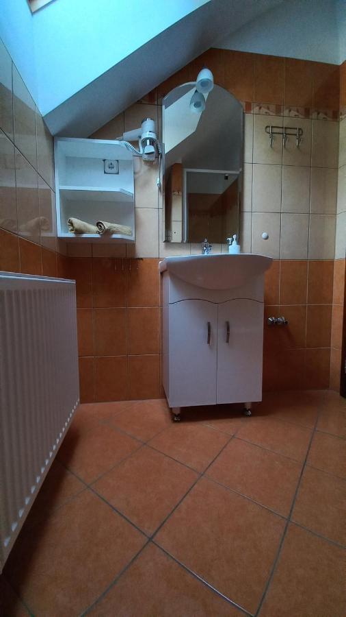 Nefelejcs Fagyizo Es Apartmanhaz Kistolmacs Exterior foto