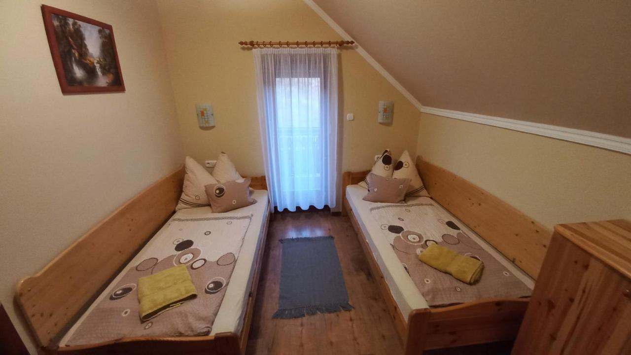 Nefelejcs Fagyizo Es Apartmanhaz Kistolmacs Exterior foto