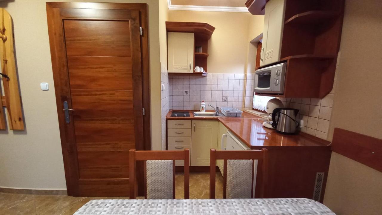 Nefelejcs Fagyizo Es Apartmanhaz Kistolmacs Exterior foto